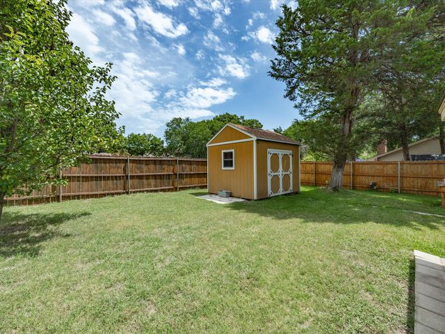1327 Big Stone Gap Road, Duncanville, TX 75137