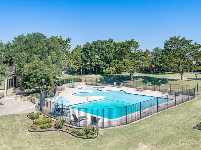 1327 Big Stone Gap Road, Duncanville, TX 75137