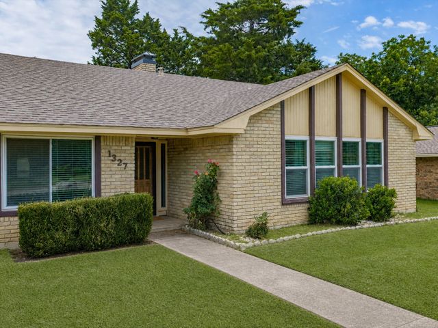 1327 Big Stone Gap Road, Duncanville, TX 75137