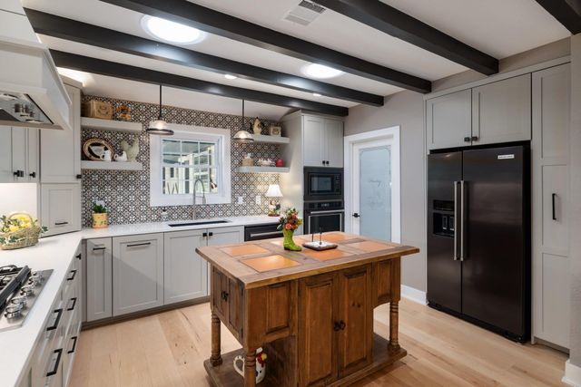 10229 Oliver DR, Austin, TX 78737