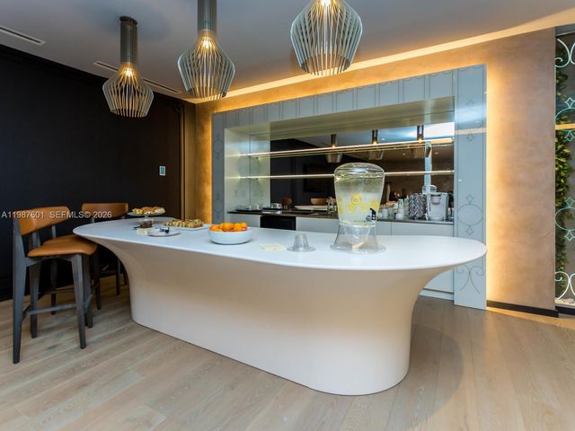 1000 Brickell Plz 4104, Miami, FL 33131