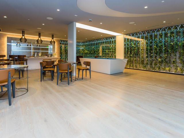 1000 Brickell Plz 4104, Miami, FL 33131