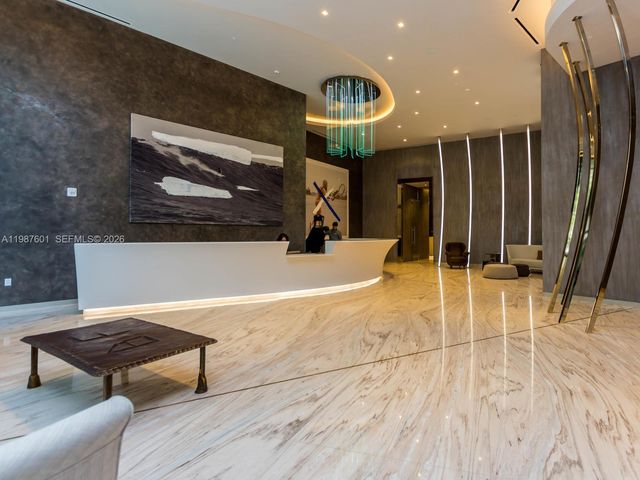 1000 Brickell Plz 4104, Miami, FL 33131