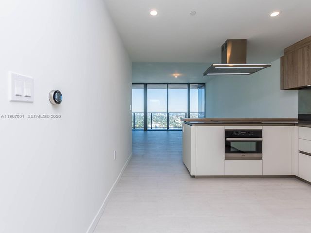 1000 Brickell Plz 4104, Miami, FL 33131