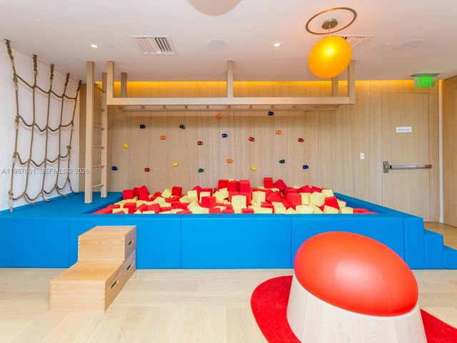 1000 Brickell Plz 4104, Miami, FL 33131