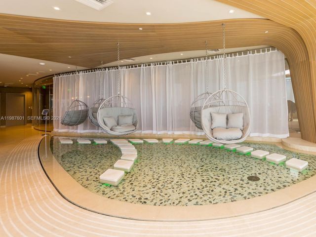 1000 Brickell Plz 4104, Miami, FL 33131