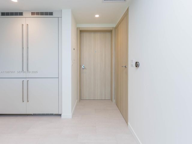 1000 Brickell Plz 4104, Miami, FL 33131