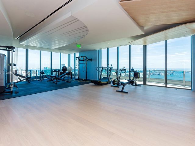 1000 Brickell Plz 4104, Miami, FL 33131