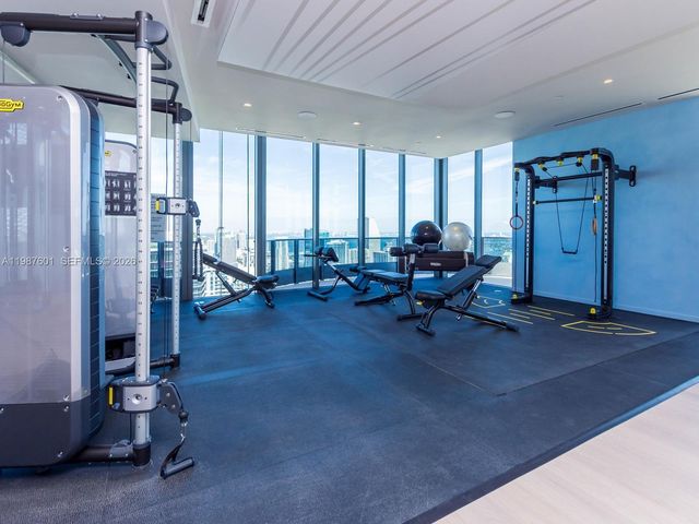 1000 Brickell Plz 4104, Miami, FL 33131