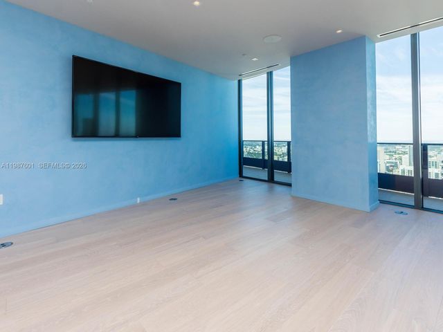 1000 Brickell Plz 4104, Miami, FL 33131