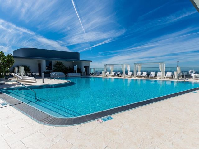 1000 Brickell Plz 4104, Miami, FL 33131