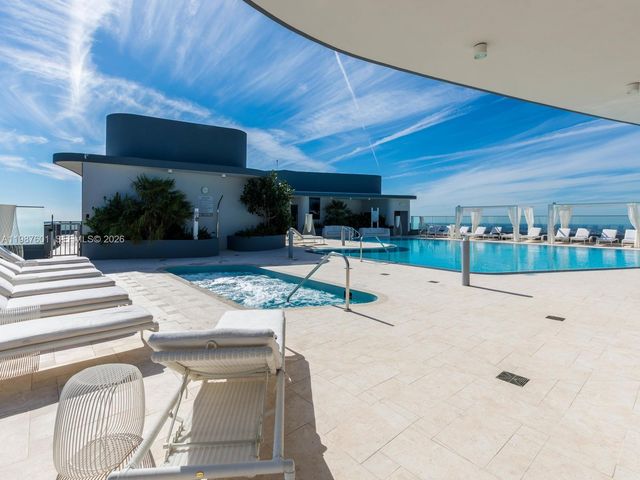 1000 Brickell Plz 4104, Miami, FL 33131