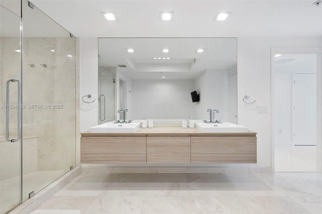 17111 Biscayne Blvd 1110, North Miami Beach, FL 33160