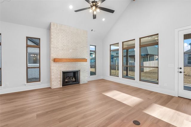 374 Woodsbury Lane, Elm Springs, AR 72762