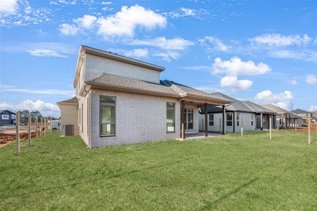 374 Woodsbury Lane, Elm Springs, AR 72762