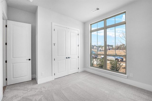 374 Woodsbury Lane, Elm Springs, AR 72762