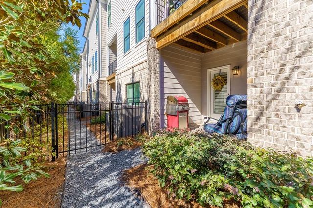 225 Briscoe Way, Alpharetta, GA 30009