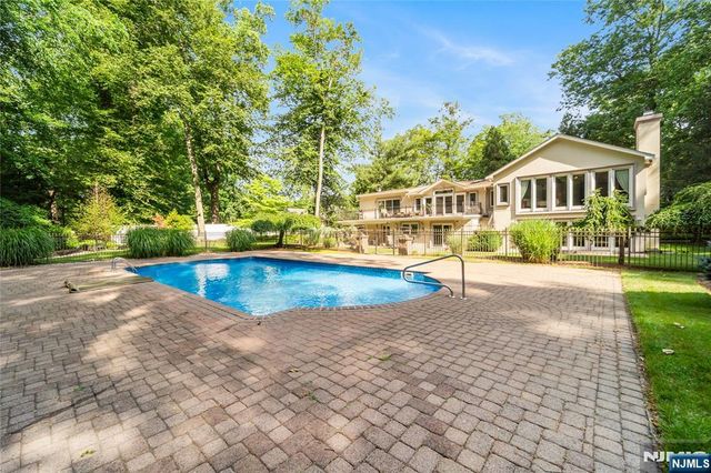 136 Willow Drive, Old Tappan, NJ 07675