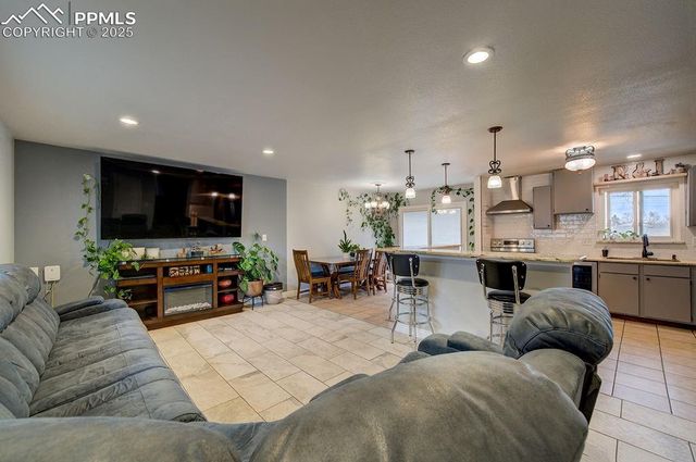 1421 Querida Drive, Colorado Springs, CO 80909