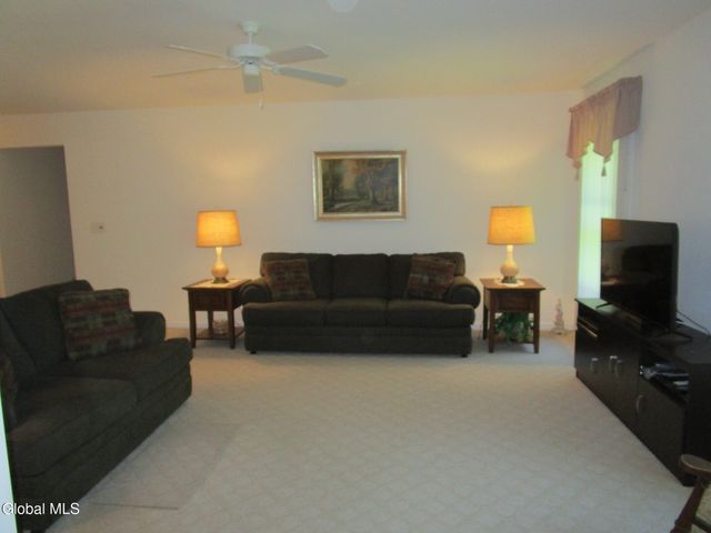 1000 Kingswood Court, Rotterdam, NY 12303