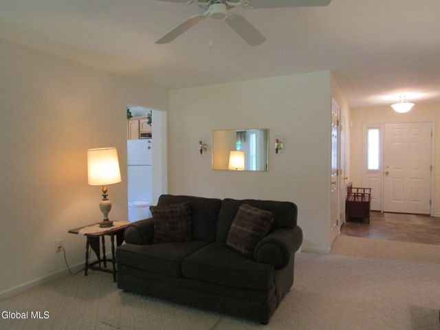 1000 Kingswood Court, Rotterdam, NY 12303