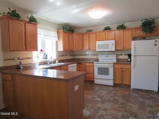 1000 Kingswood Court, Rotterdam, NY 12303