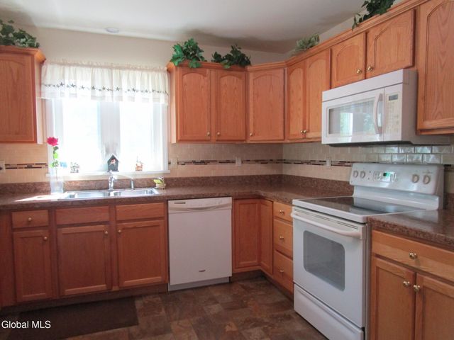 1000 Kingswood Court, Rotterdam, NY 12303