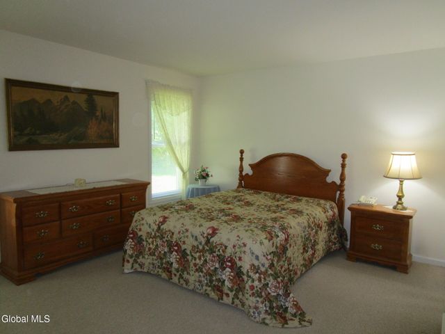 1000 Kingswood Court, Rotterdam, NY 12303