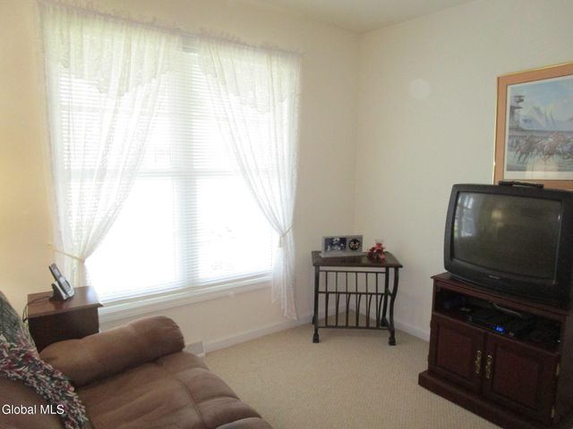 1000 Kingswood Court, Rotterdam, NY 12303