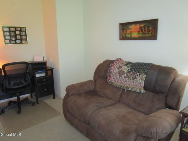 1000 Kingswood Court, Rotterdam, NY 12303