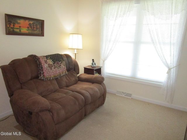 1000 Kingswood Court, Rotterdam, NY 12303