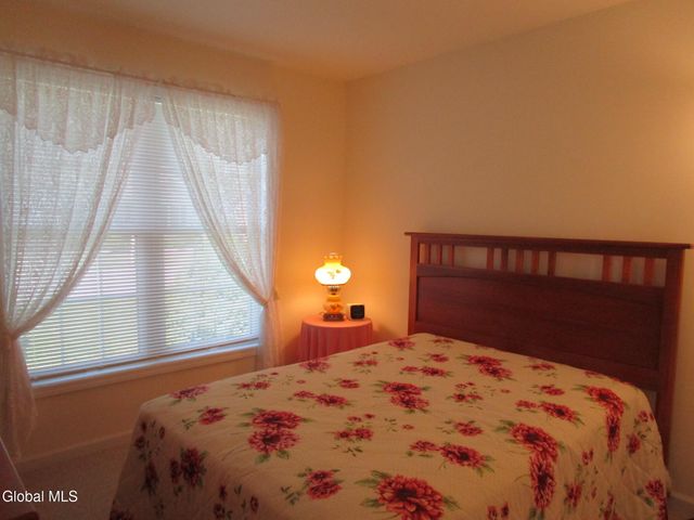 1000 Kingswood Court, Rotterdam, NY 12303