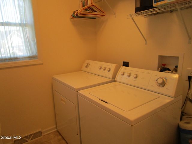 1000 Kingswood Court, Rotterdam, NY 12303
