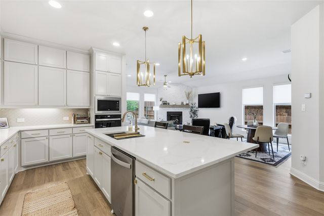 1837 Flowing Ridge Road, Midlothian, TX 76065