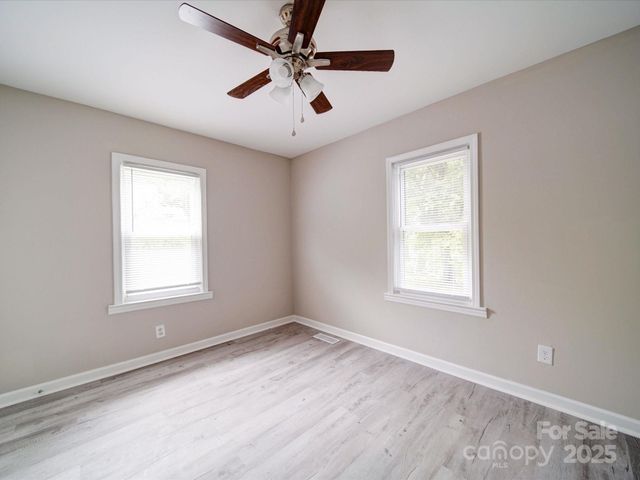 2123 W Sixth Avenue, Gastonia, NC 28052
