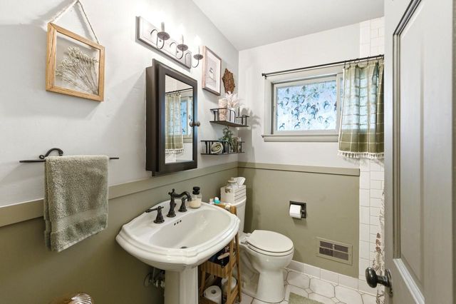 5751 S 22nd STREET, Milwaukee, WI 53221