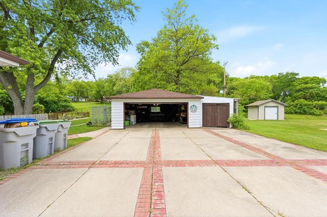 5751 S 22nd STREET, Milwaukee, WI 53221