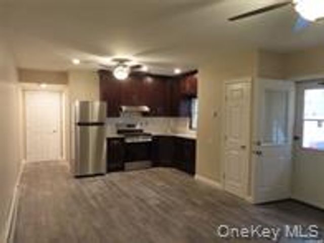 29 - B Deer Park Avenue 29 B, Babylon, NY 11702