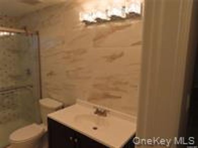 29 - B Deer Park Avenue 29 B, Babylon, NY 11702