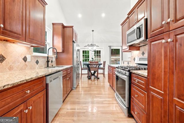 3010 Wellcrest Drive NW, Kennesaw, GA 30152