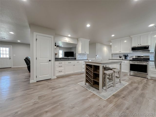 5721 E Everetts Point, Oologah, OK 74053