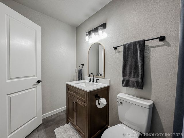 5721 E Everetts Point, Oologah, OK 74053