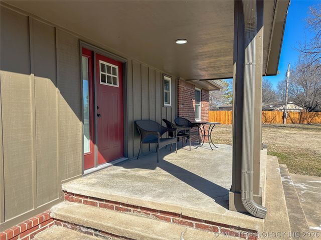 5721 E Everetts Point, Oologah, OK 74053