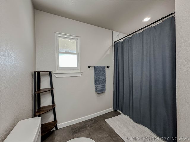 5721 E Everetts Point, Oologah, OK 74053