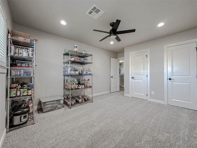 5721 E Everetts Point, Oologah, OK 74053