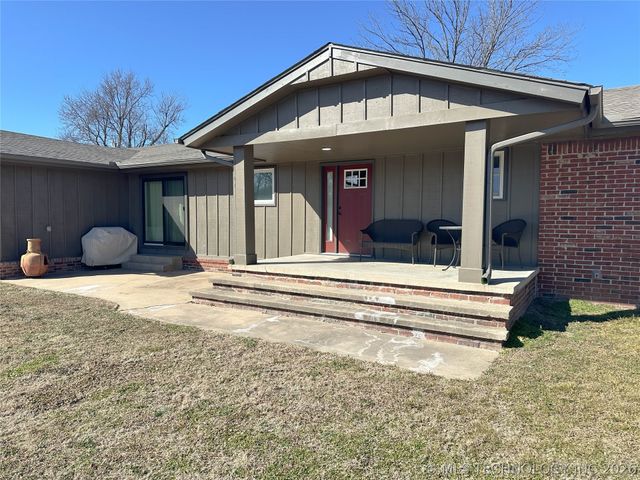 5721 E Everetts Point, Oologah, OK 74053