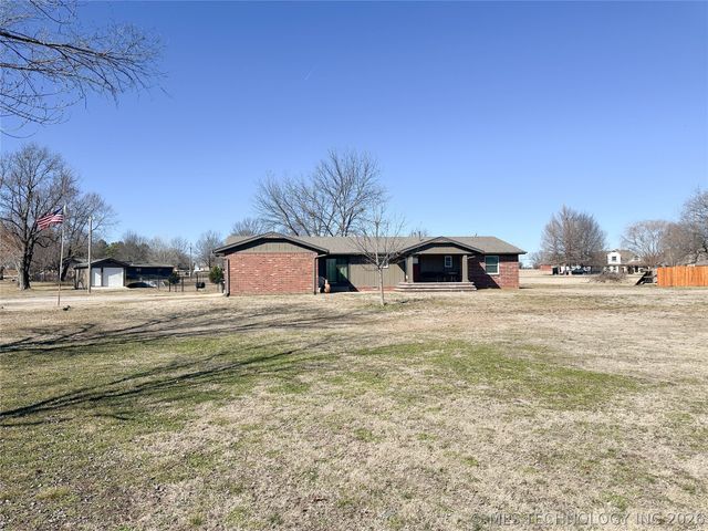 5721 E Everetts Point, Oologah, OK 74053
