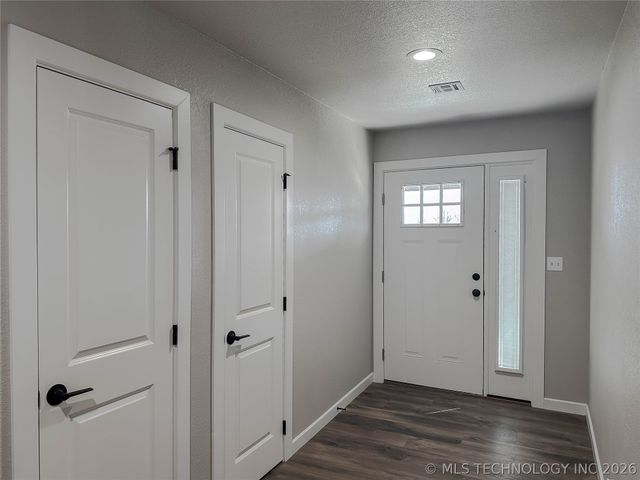 5721 E Everetts Point, Oologah, OK 74053