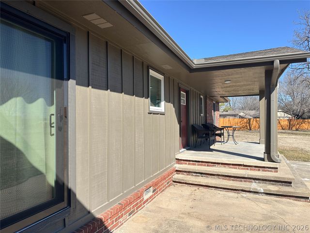 5721 E Everetts Point, Oologah, OK 74053