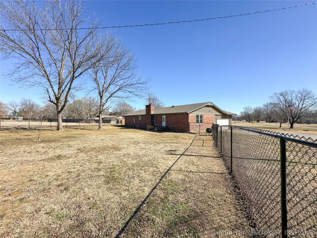 5721 E Everetts Point, Oologah, OK 74053